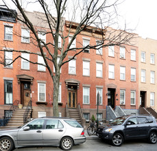558 Henry St in Brooklyn, NY - Foto de edificio - Building Photo