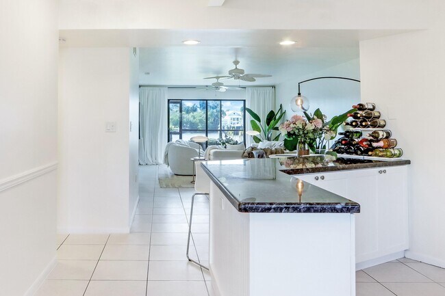 3525 S Ocean Blvd in South Palm Beach, FL - Building Photo - Building Photo