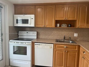 950 Hillcrest Dr in Hollywood, FL - Building Photo - Building Photo