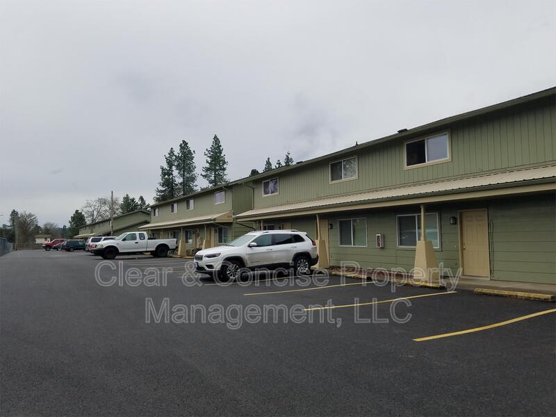 25182 E Broadway Ave in Veneta, OR - Foto de edificio