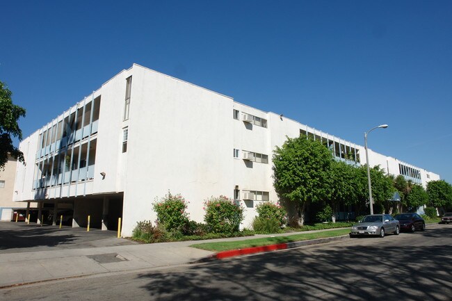 Tyrone Terrace in Sherman Oaks, CA - Foto de edificio - Building Photo