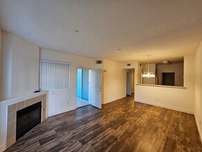 7131 S Durango Dr in Las Vegas, NV - Building Photo - Building Photo