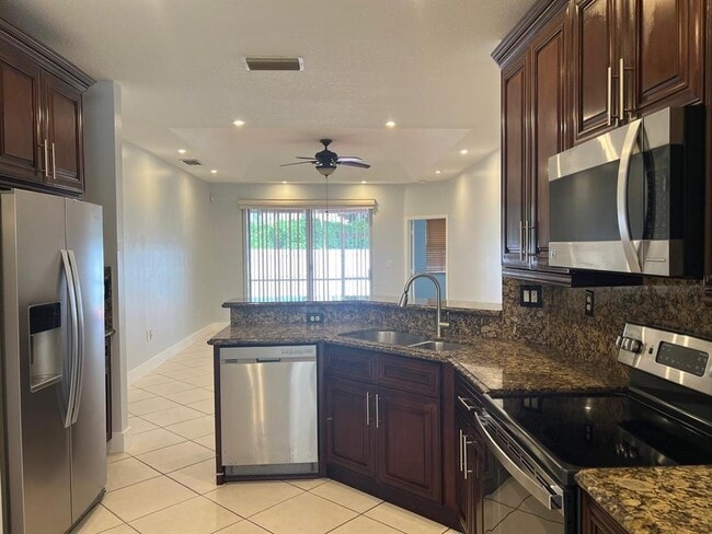 2758 SW 129th Terrace in Miramar, FL - Building Photo - Building Photo