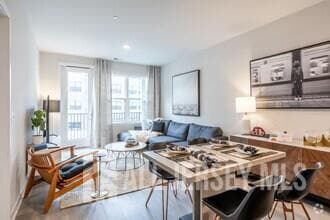 2000 Schindler Dr in South Amboy, NJ - Foto de edificio - Building Photo