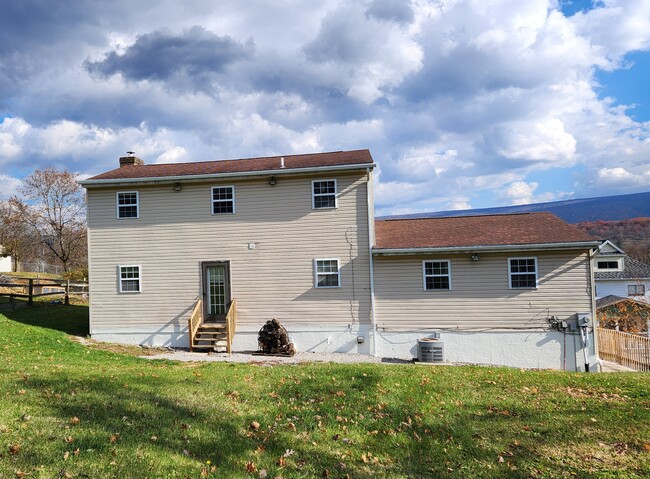 1815 N 6th Ave in Altoona, PA - Building Photo - Building Photo