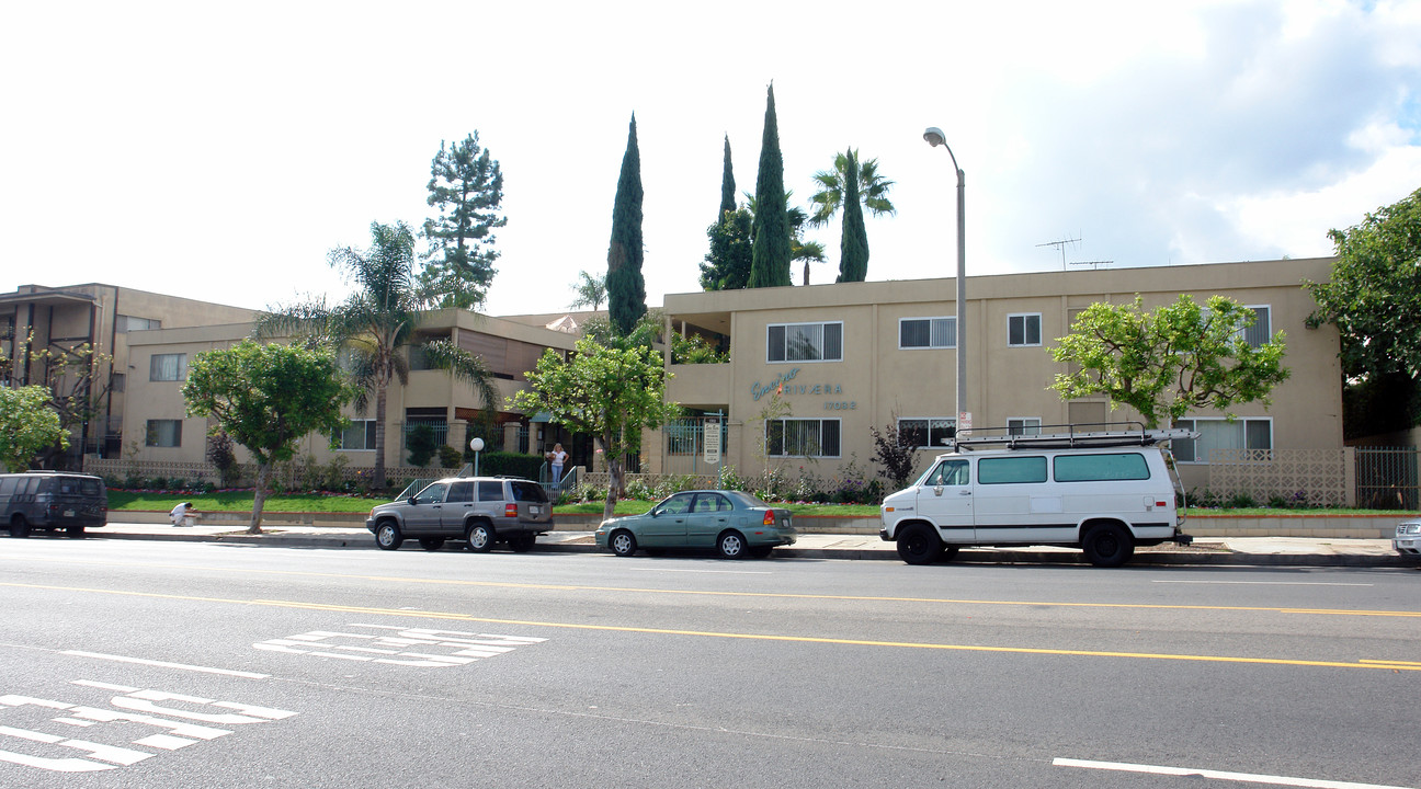 Encino Riviera in Encino, CA - Foto de edificio