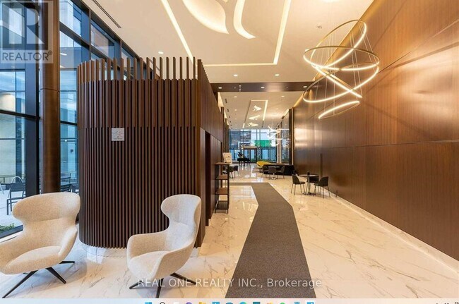 95-2795 McMahon Dr in Toronto, ON - Building Photo - Building Photo