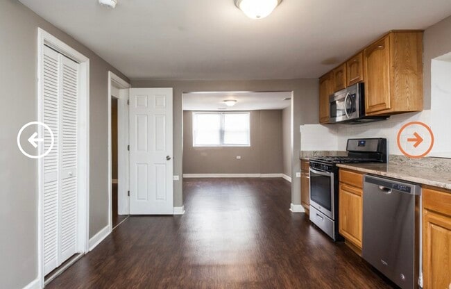 1634 N Campbell Ave, Unit G in Chicago, IL - Foto de edificio - Building Photo