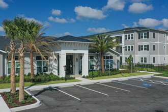 Cypress Manor in Tampa, FL - Building Photo - Building Photo