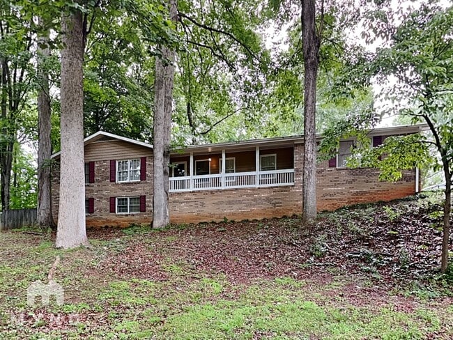 property at 35 Paris Ct