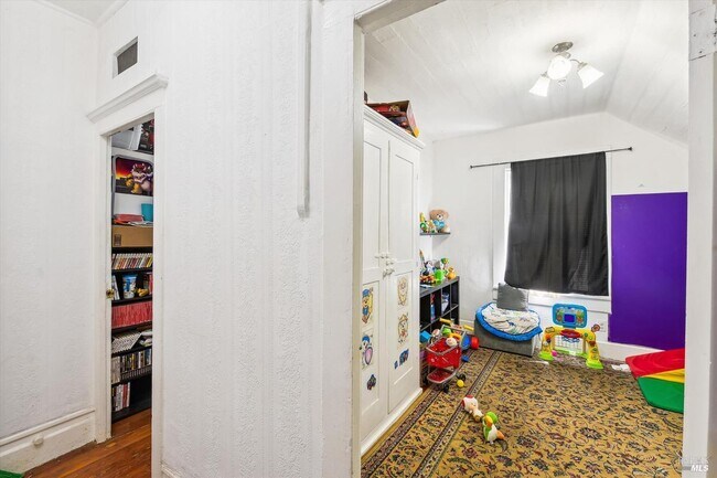 519 Virginia St in Vallejo, CA - Foto de edificio - Building Photo