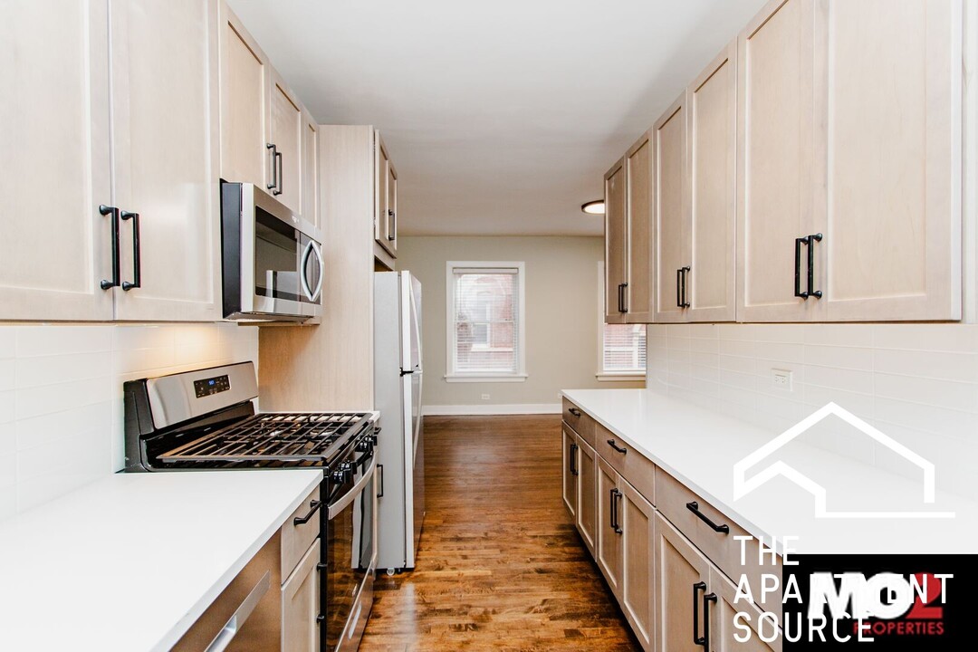 2148 W Berteau Ave in Chicago, IL - Building Photo