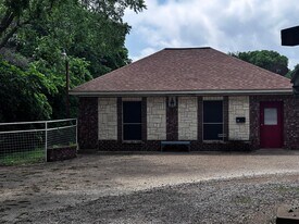 5110 Ranchero Ln, Unit A in Dallas, TX - Building Photo