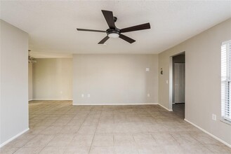 7357 Claries Dr in Sarasota, FL - Building Photo - Building Photo