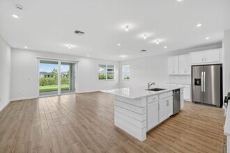 14335 SW Skye Dr in Port St. Lucie, FL - Building Photo - Building Photo