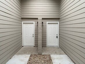 2408 Burleson Ct in Austin, TX - Building Photo - Building Photo