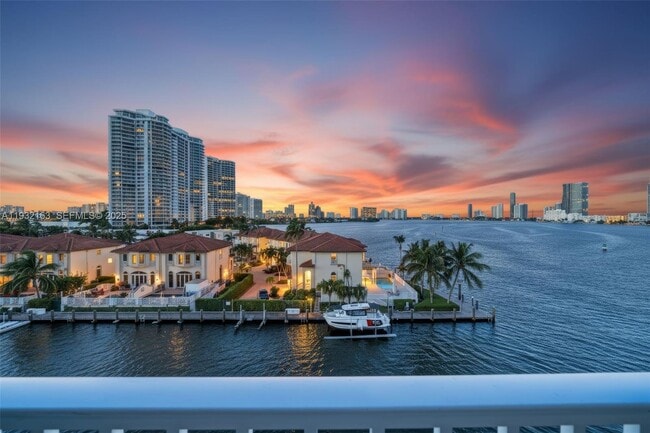 4000 NE 170th St in North Miami Beach, FL - Building Photo - Building Photo