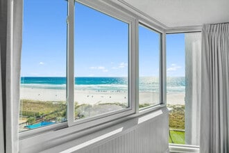 8817 S Thomas Dr in Panama City Beach, FL - Building Photo - Building Photo