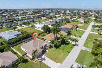 2614 SW 35th Ln in Cape Coral, FL - Building Photo - Building Photo