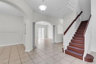 8920 NW 180th Terrace in Hialeah, FL - Building Photo - Building Photo