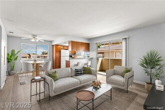 7300 W Pirates Cove Rd in Las Vegas, NV - Building Photo - Building Photo