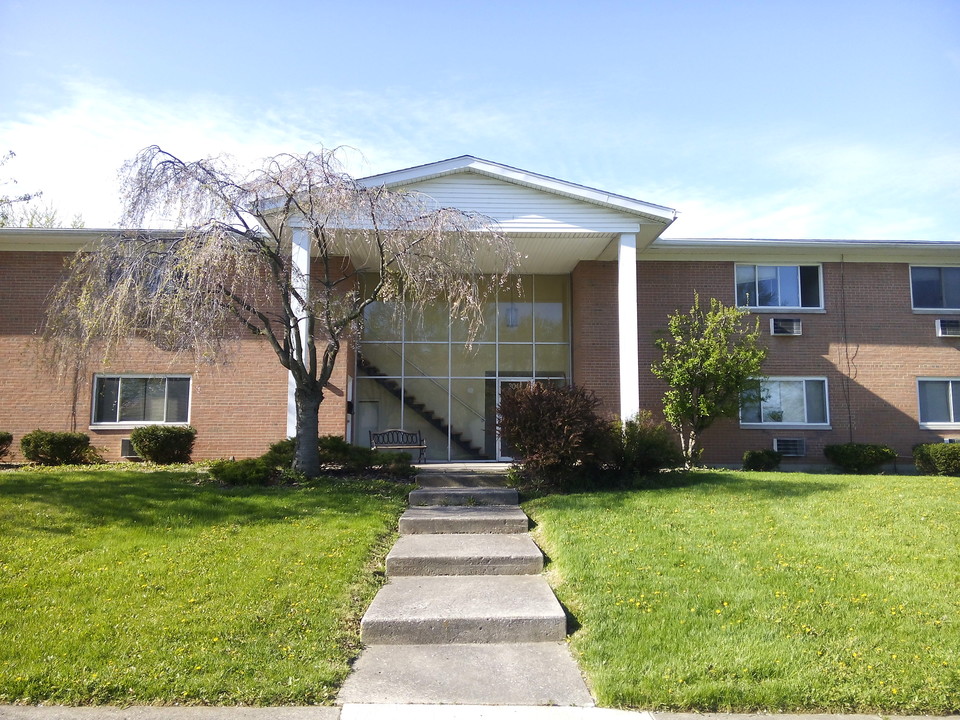 TriLux Apartments in Kettering, OH - Building Photo