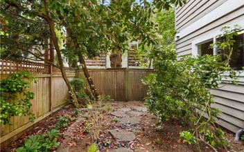 4135 Chilberg Ave SW in Seattle, WA - Foto de edificio - Building Photo