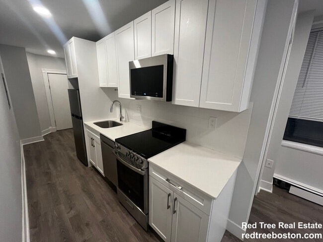 30 Peterborough St, Unit 25