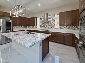 2 Sugarberry Ln in Las Vegas, NV - Building Photo - Building Photo