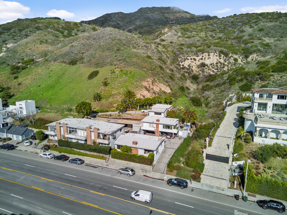 22445 Pacific Coast Hwy in Malibu, CA - Foto de edificio