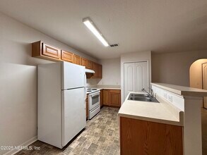 8271 Halls Hammock Ct in Jacksonville, FL - Building Photo - Building Photo