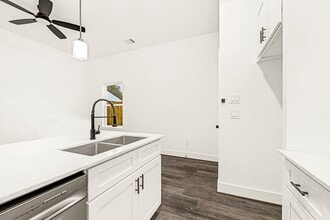 106 Armstrong St in Houston, TX - Building Photo - Building Photo