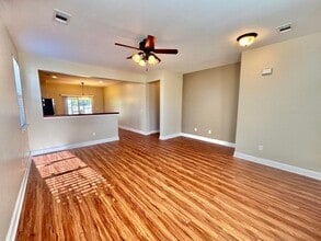 7137 Sweetgrass Blvd in Hanahan, SC - Foto de edificio - Building Photo
