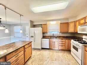 5719 Rossmore Dr in Bethesda, MD - Building Photo - Building Photo