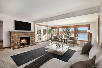 2739 Lakeridge Ave in Wixom, MI - Building Photo - Building Photo