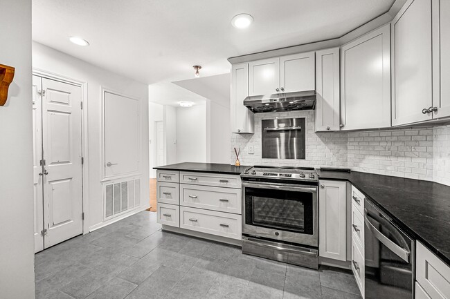 property at 5200 Weslayan St