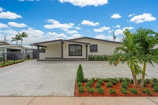 11800 SW 176th St in Miami, FL - Building Photo