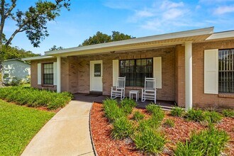 2512 Bordeaux Way in Lutz, FL - Building Photo - Building Photo