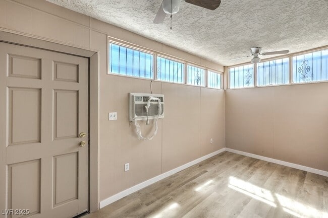 3683 Villa Knolls E Dr