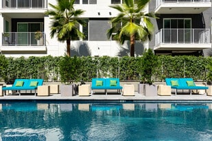 The Ovelo Hollywood in Los Angeles, CA - Building Photo