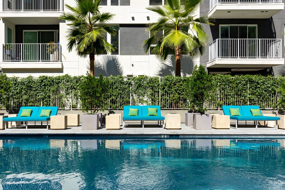 The Ovelo Hollywood in Los Angeles, CA - Building Photo