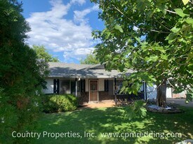 2120 Marlene Ave in Redding, CA - Building Photo