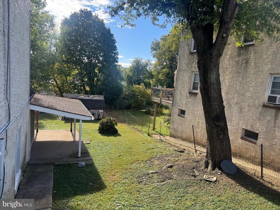 317 W 4th Ave in Conshohocken, PA - Building Photo