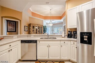 2745 First St in Ft. Myers, FL - Building Photo