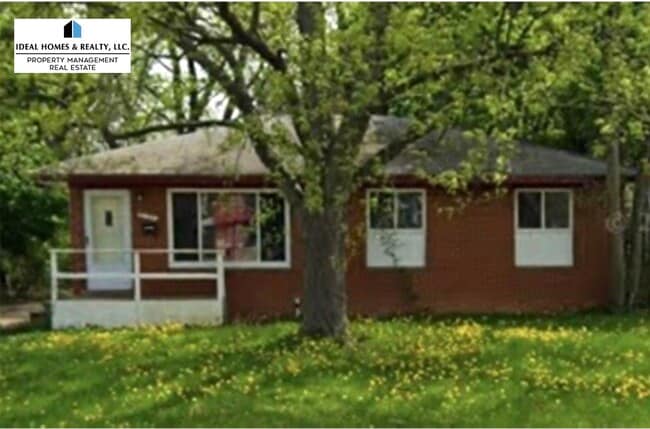 property at 6134 Detroit St