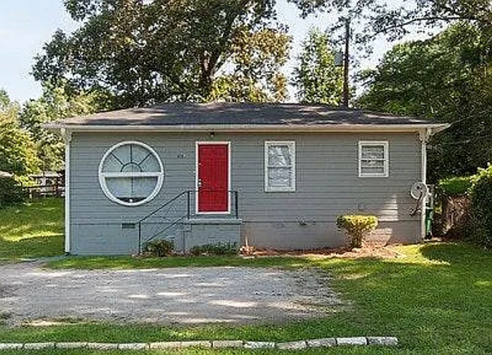 1624 Eastland Rd SE in Atlanta, GA - Building Photo