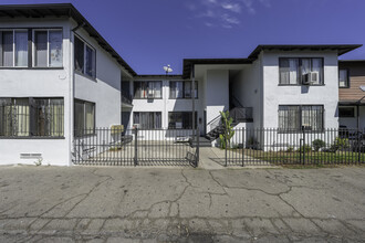 6519 Sepulveda Blvd in Van Nuys, CA - Building Photo - Building Photo