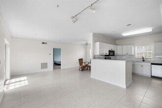 4336 Bayside Village Dr in Tampa, FL - Building Photo - Building Photo