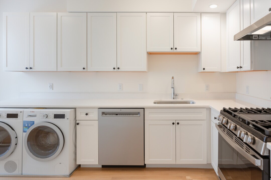 5 Davis Ave, Unit 6 in Brookline, MA - Building Photo
