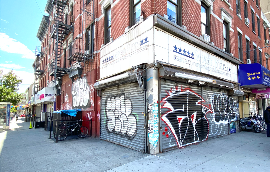 720 Grand St in Brooklyn, NY - Building Photo